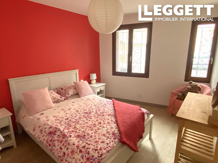 Image No.10-5 Bed House for sale