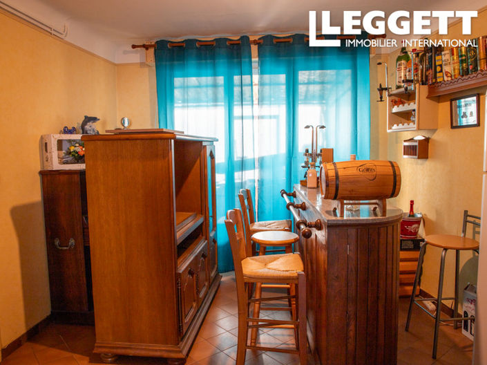 Image No.3-6 Bed House for sale