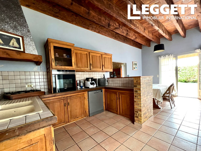 Image No.5-9 Bed House for sale