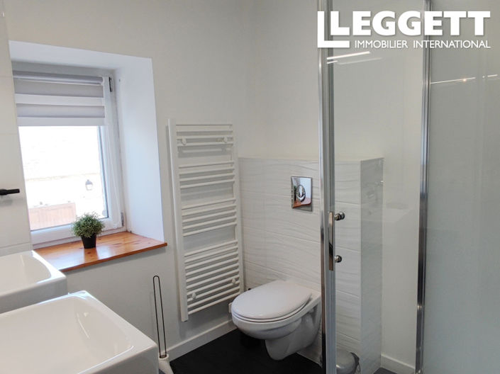 Image No.8-3 Bed House for sale