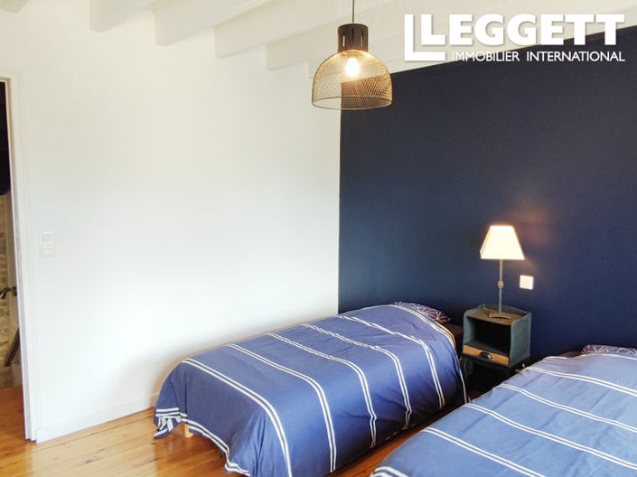 Image No.5-3 Bed House for sale