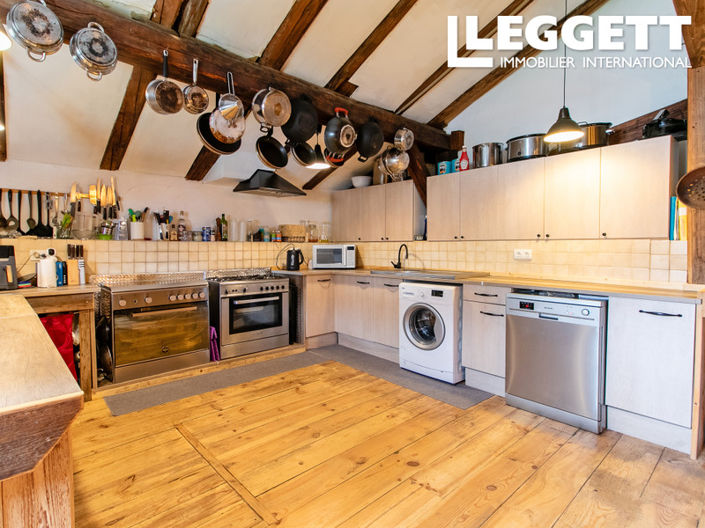 Image No.7-6 Bed House for sale