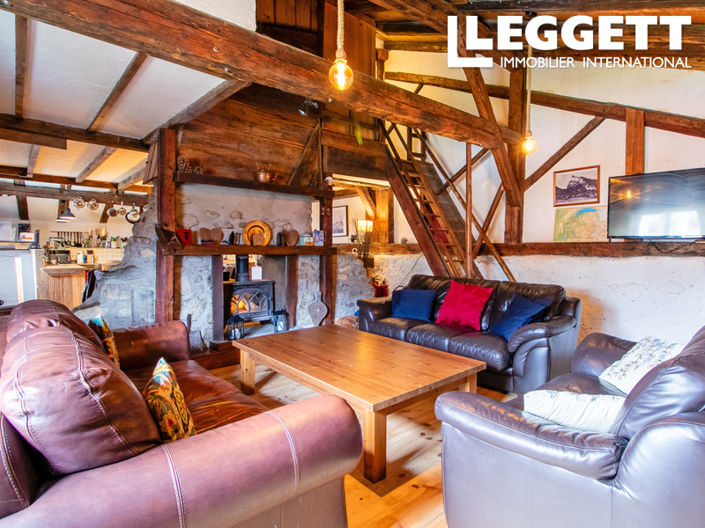 Image No.8-6 Bed House for sale