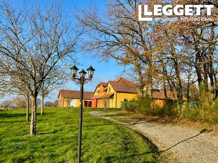 Image No.1-4 Bed House for sale