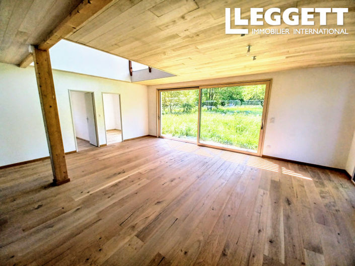 Image No.8-5 Bed House for sale