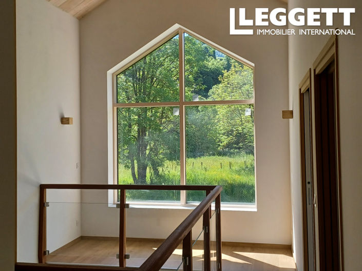 Image No.7-5 Bed House for sale