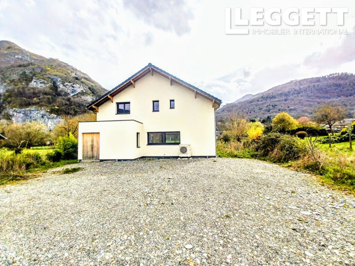 Image No.9-5 Bed House for sale