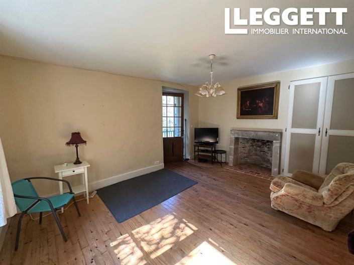 Image No.6-5 Bed House for sale