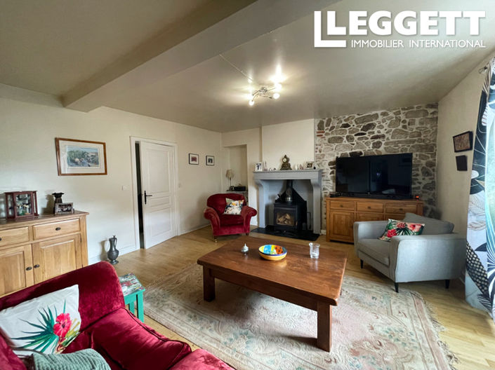 Image No.2-4 Bed House for sale