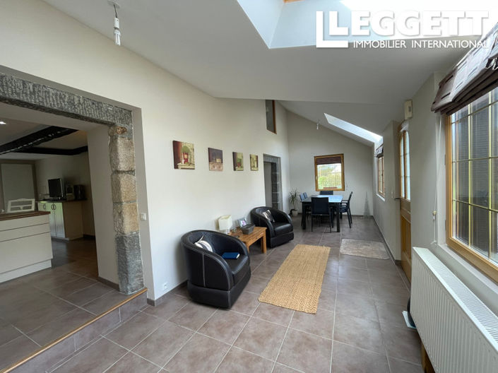 Image No.7-4 Bed House for sale