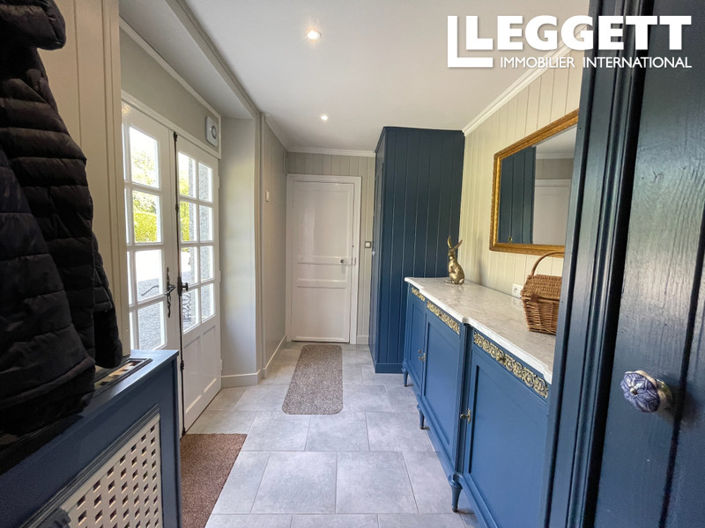 Image No.10-3 Bed House for sale