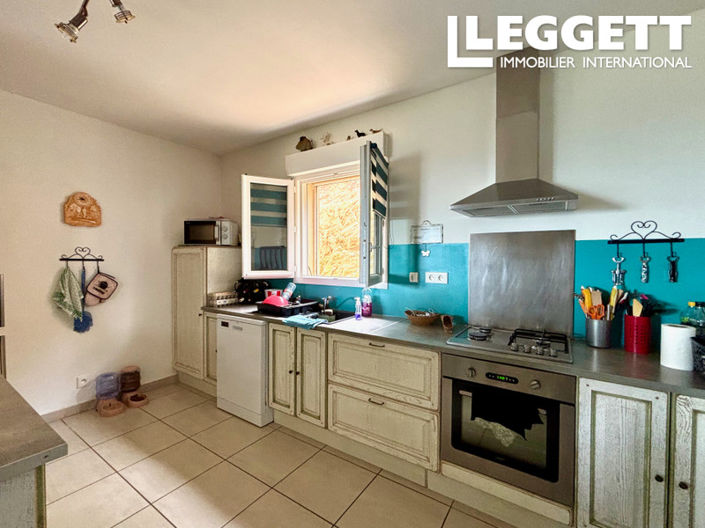 Image No.10-3 Bed House for sale