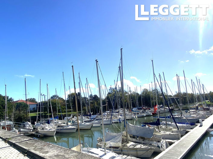 Image No.10-3 Bed House for sale