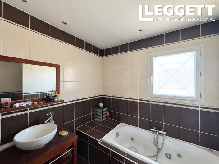 Image No.4-4 Bed House for sale