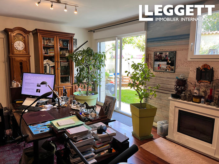 Image No.7-6 Bed House for sale