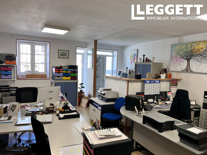 Image No.8-6 Bed House for sale