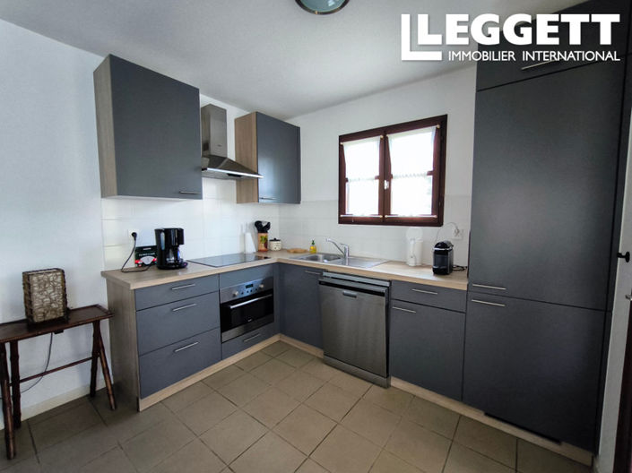 Image No.4-2 Bed House for sale