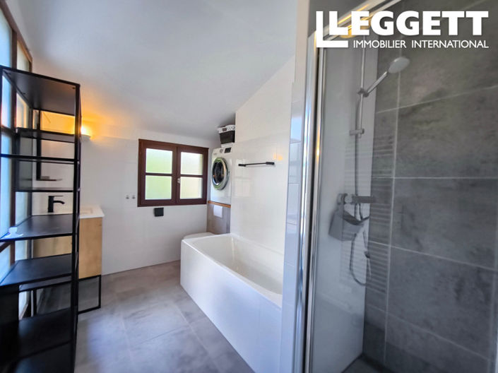 Image No.5-2 Bed House for sale