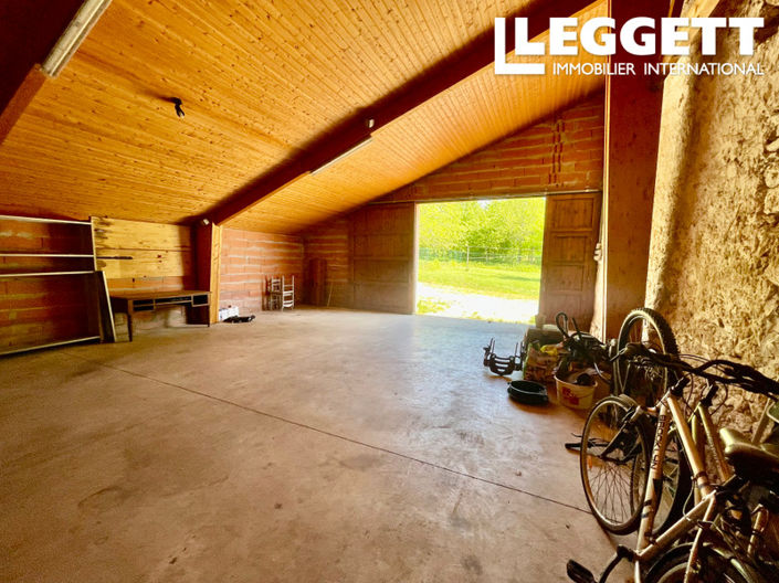 Image No.10-6 Bed House for sale