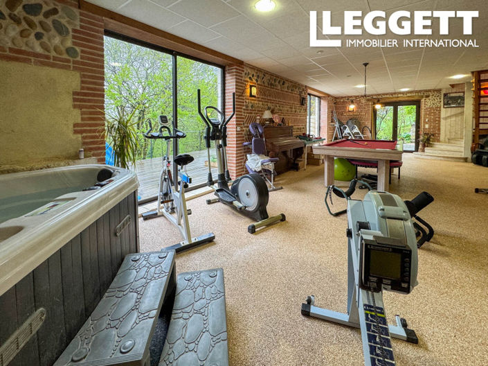 Image No.4-8 Bed House for sale