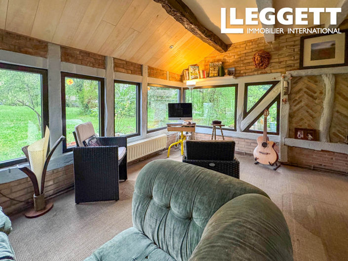 Image No.7-8 Bed House for sale