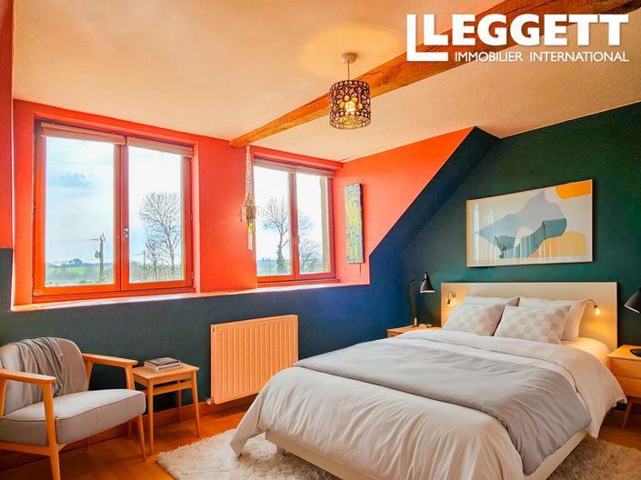 Image No.7-5 Bed House for sale