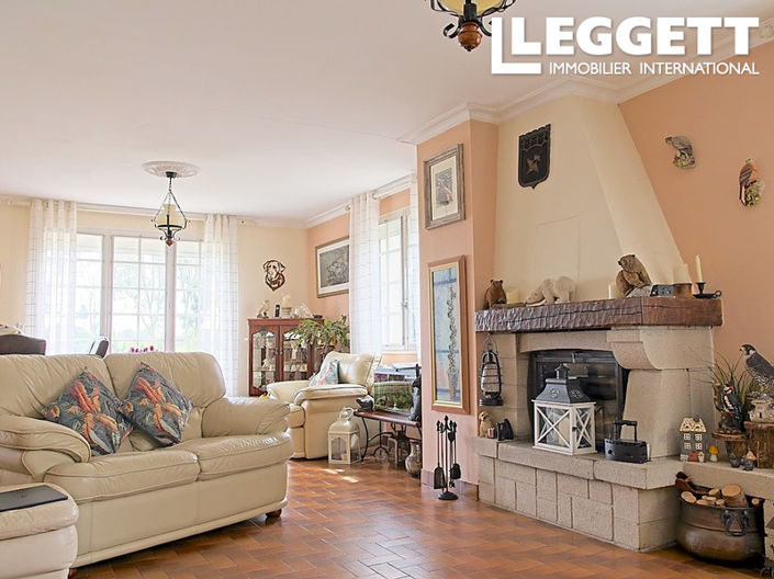 Image No.6-4 Bed House for sale