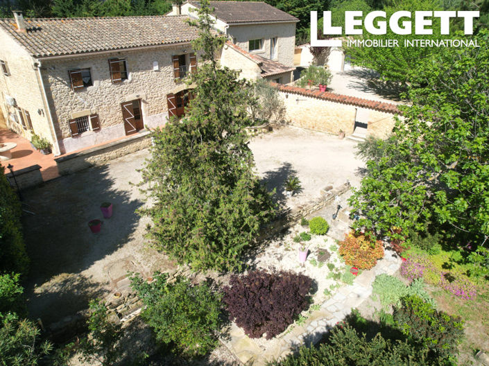 Image No.8-8 Bed House for sale