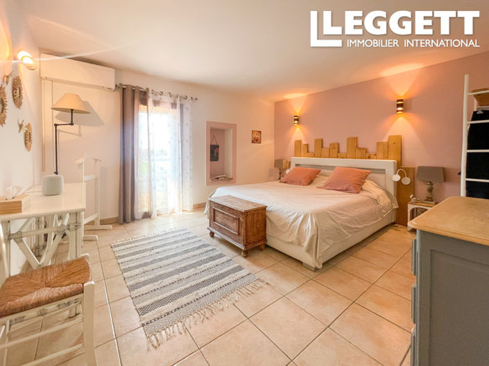 Image No.6-4 Bed House for sale