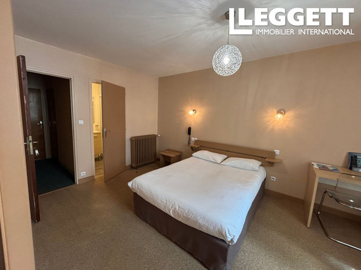 Image No.8-13 Bed House for sale