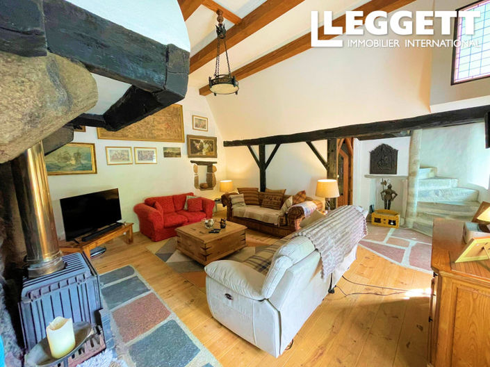 Image No.10-3 Bed House for sale