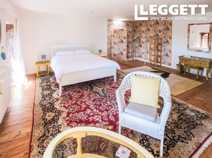 Image No.3-4 Bed House for sale