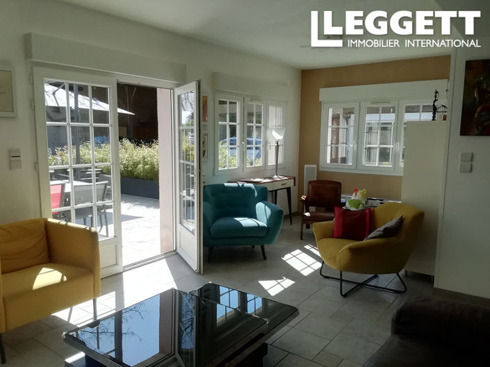 Image No.4-8 Bed House for sale