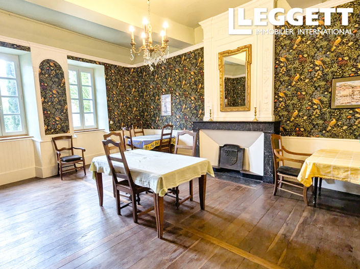 Image No.5-8 Bed House for sale