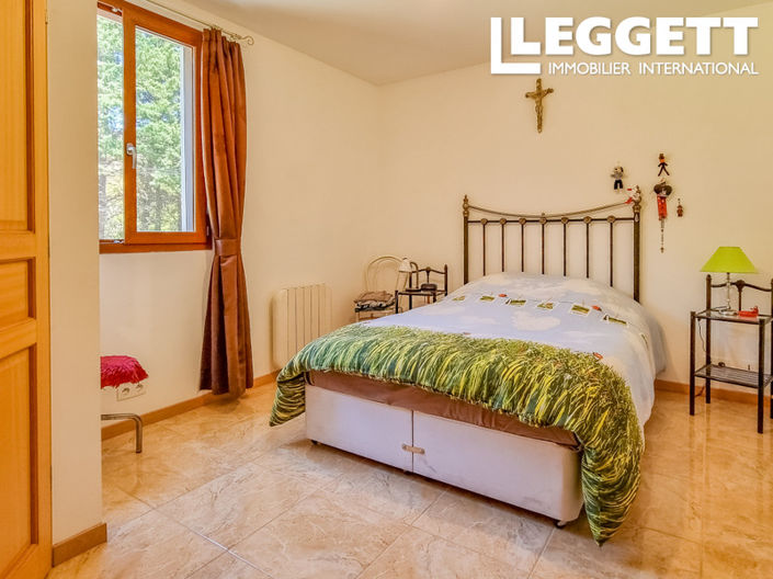 Image No.8-3 Bed House for sale