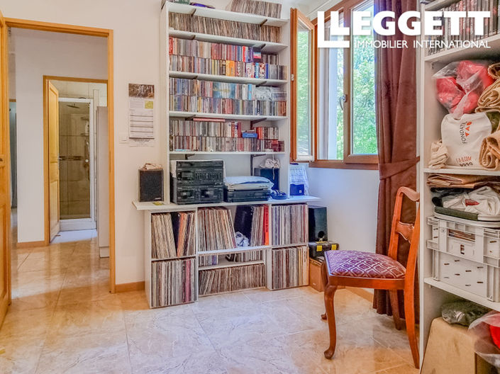 Image No.9-3 Bed House for sale