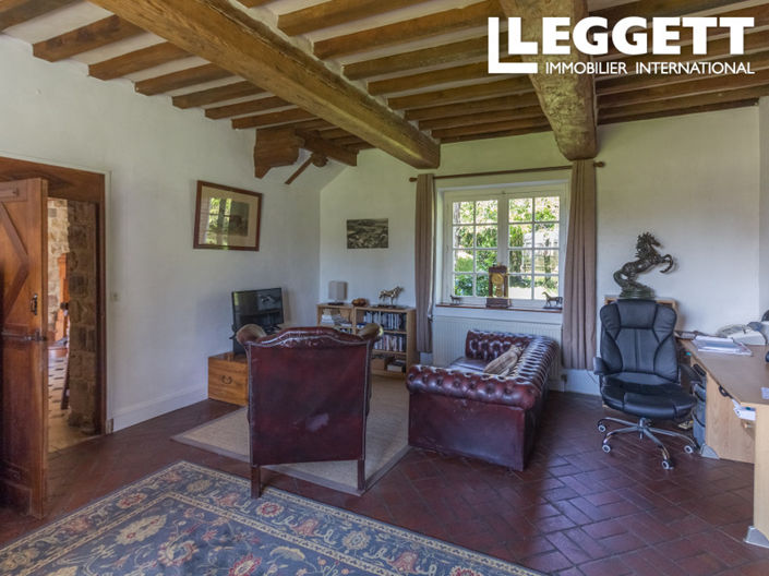 Image No.9-7 Bed House for sale