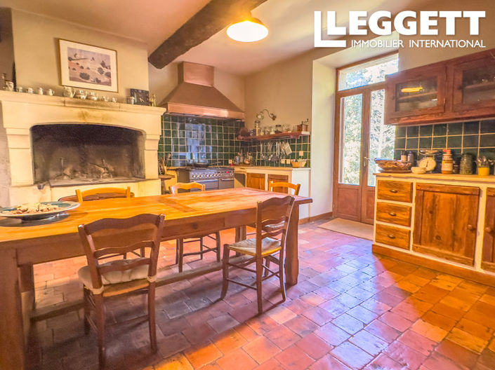 Image No.8-14 Bed Chateaux for sale