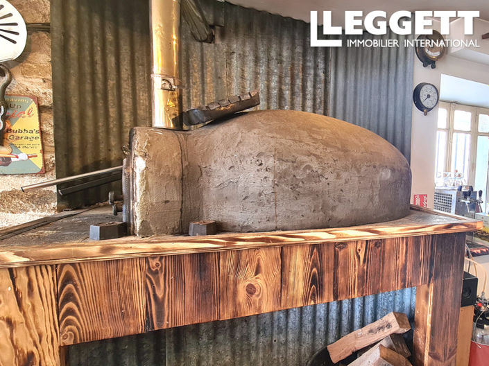 Image No.4-7 Bed Commercial for sale