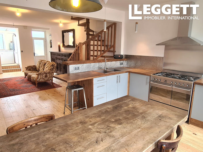 Image No.5-7 Bed Commercial for sale