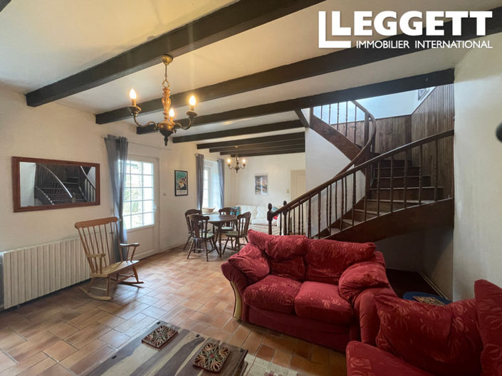 Image No.6-3 Bed House for sale