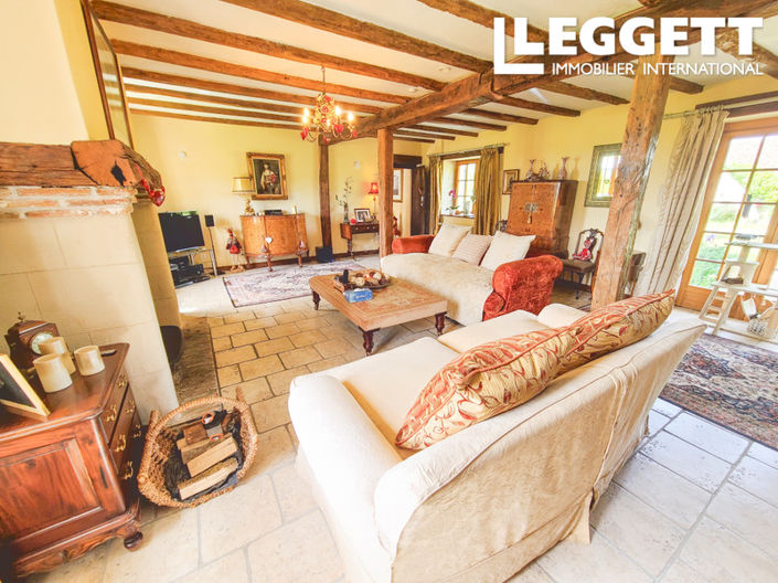 Image No.9-8 Bed House for sale