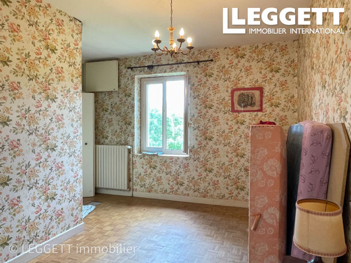 Image No.6-8 Bed House for sale