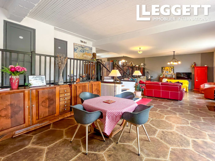 Image No.2-4 Bed House for sale