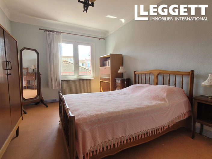 Image No.7-5 Bed House for sale