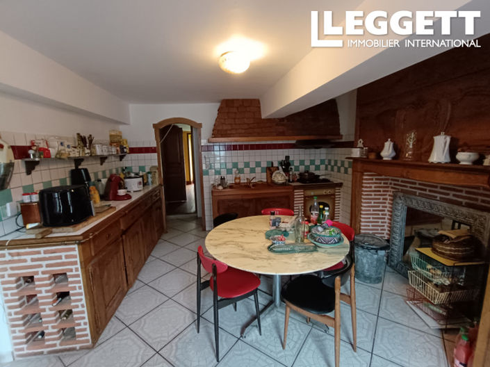 Image No.8-2 Bed House for sale