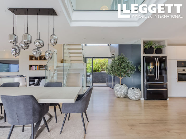 Image No.6-4 Bed House for sale