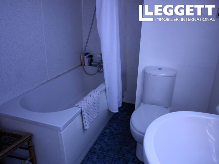 Image No.8-3 Bed House for sale