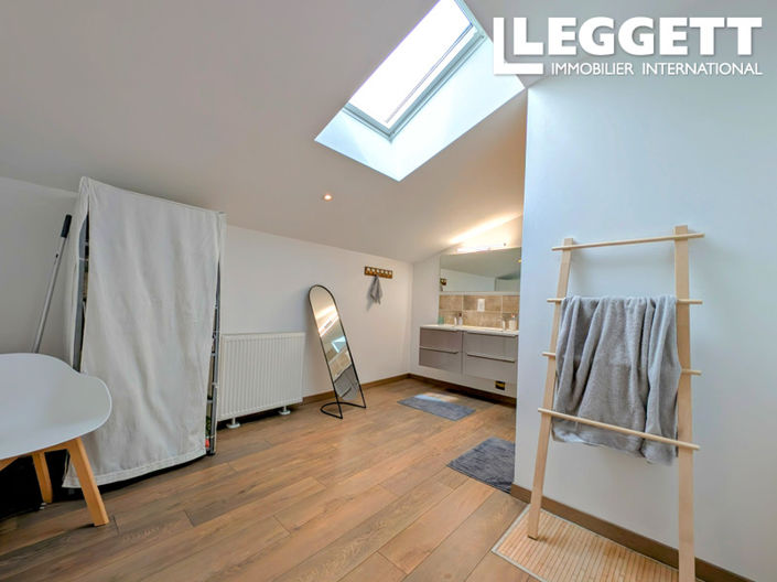 Image No.6-11 Bed House for sale