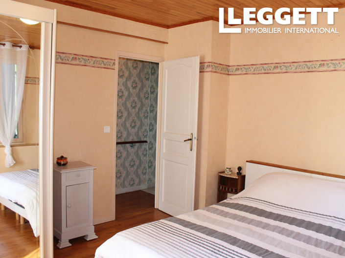 Image No.4-7 Bed House for sale